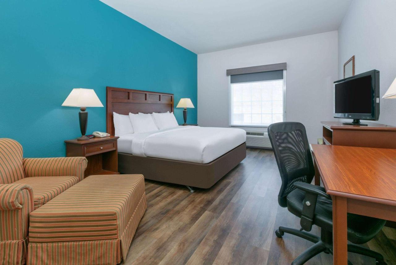 Baymont Inn & Suites By Wyndham Glen Rose Extérieur photo