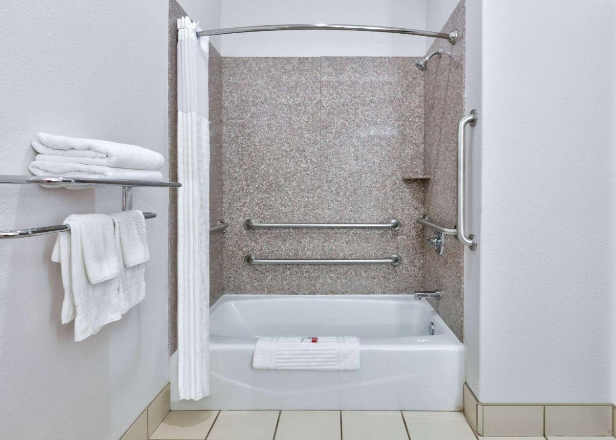Baymont Inn & Suites By Wyndham Glen Rose Extérieur photo