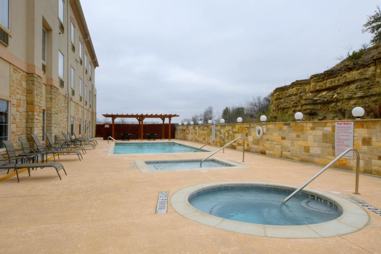 Baymont Inn & Suites By Wyndham Glen Rose Extérieur photo