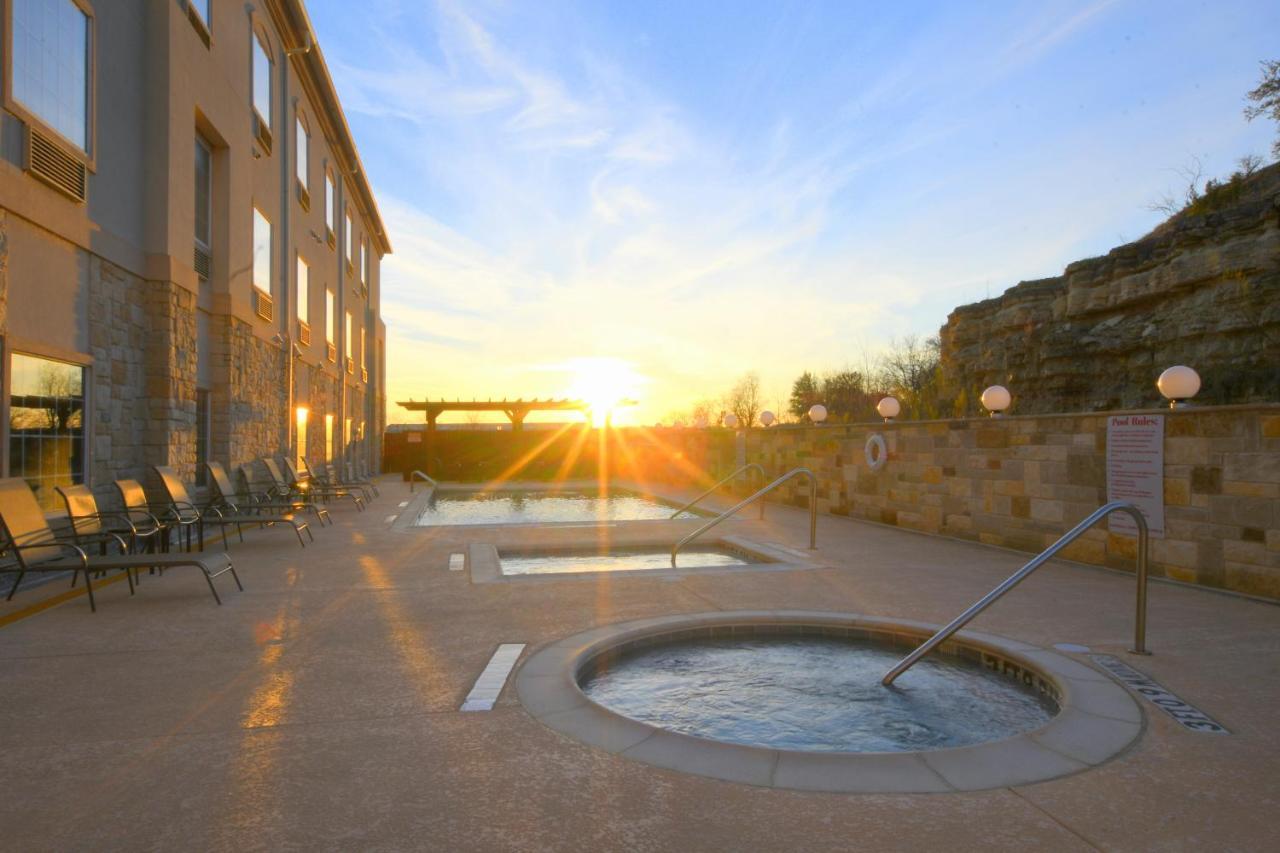 Baymont Inn & Suites By Wyndham Glen Rose Extérieur photo