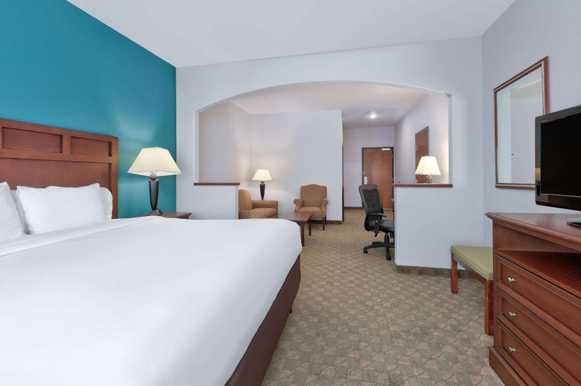 Baymont Inn & Suites By Wyndham Glen Rose Extérieur photo